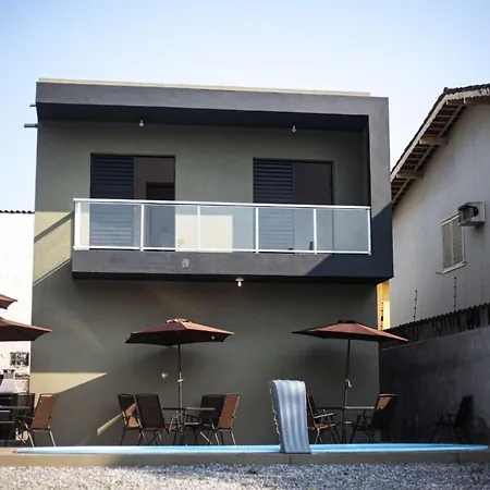 Apto com piscina perto da praia!-2